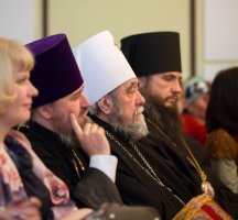 Рождественские чтения в Омске начались с молебна на начало доброго дела, который отслужил епископ Калачинский владыка Петр