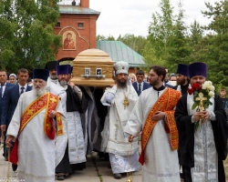 Прощание с Митрополитом Феодосием Успенский собор Ачаирского монастыря